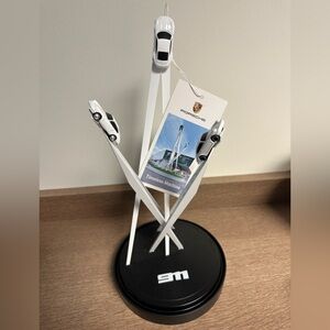 Porsche 911 Anniversary Sculpture “Inspiration 911”